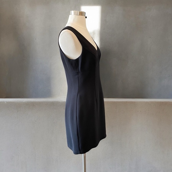 BCBG Max Azria Paris Sleeveless V-Neck Empire Mini Cocktail Dress With Low Back - Picture 5 of 11